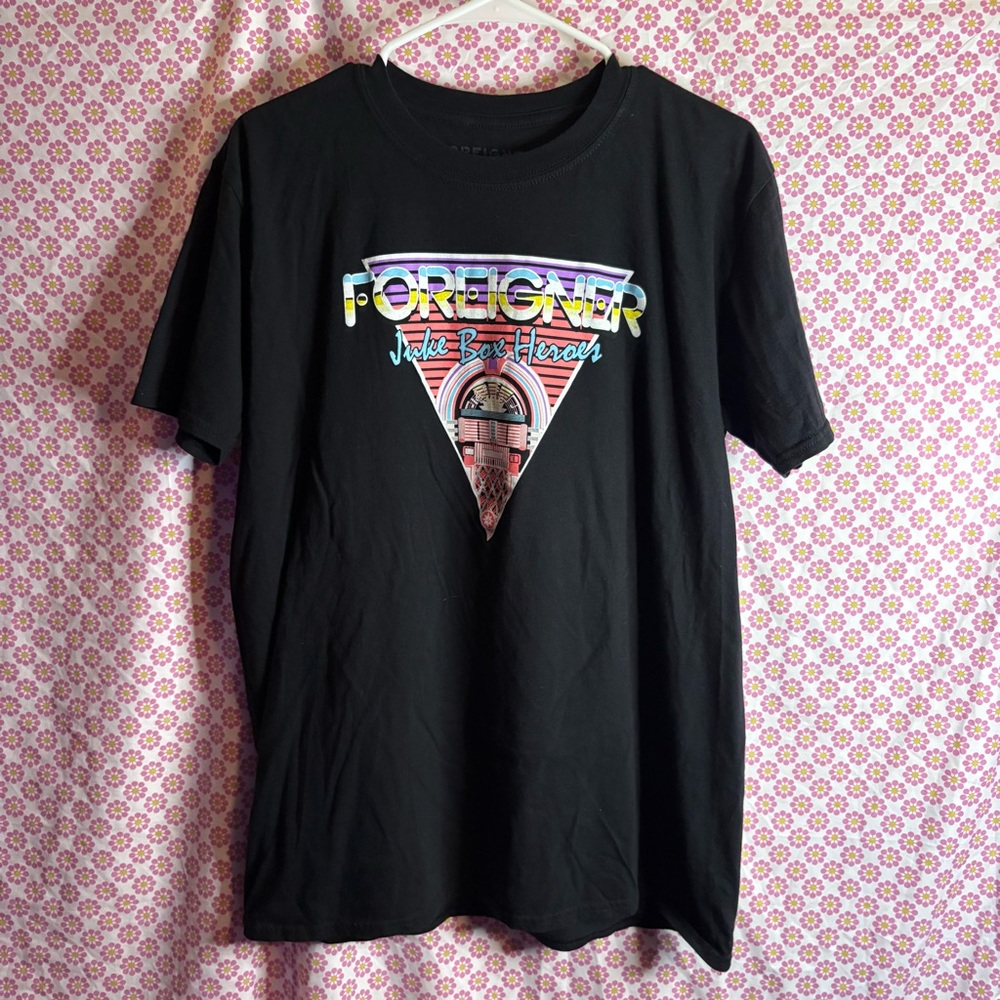 Foreigner Juke Box Hero T-Shirt Size Large Black Band Tee Goodie Two‎ Sleeves